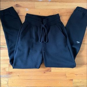 ALO yoga black joggers